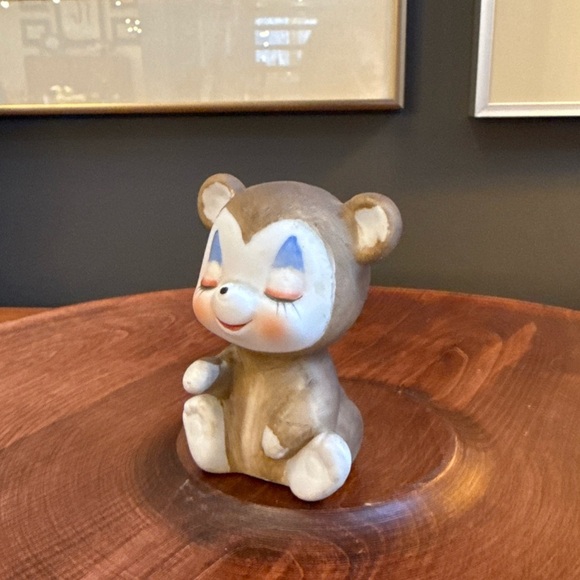 Vintage Lefton Porcelain Bear Figurine Anthropomorphic - Picture 6 of 7